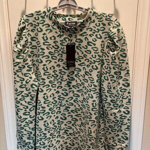 NWT Pullover Green &  Cream Top by FATE Curve - Size XL